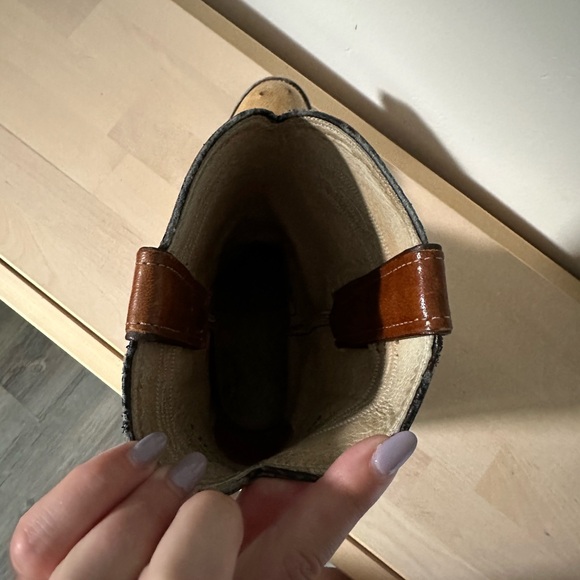 Leather cowgirl cowboy boots! Well loved, ready for a new pair - Picture 4 of 4